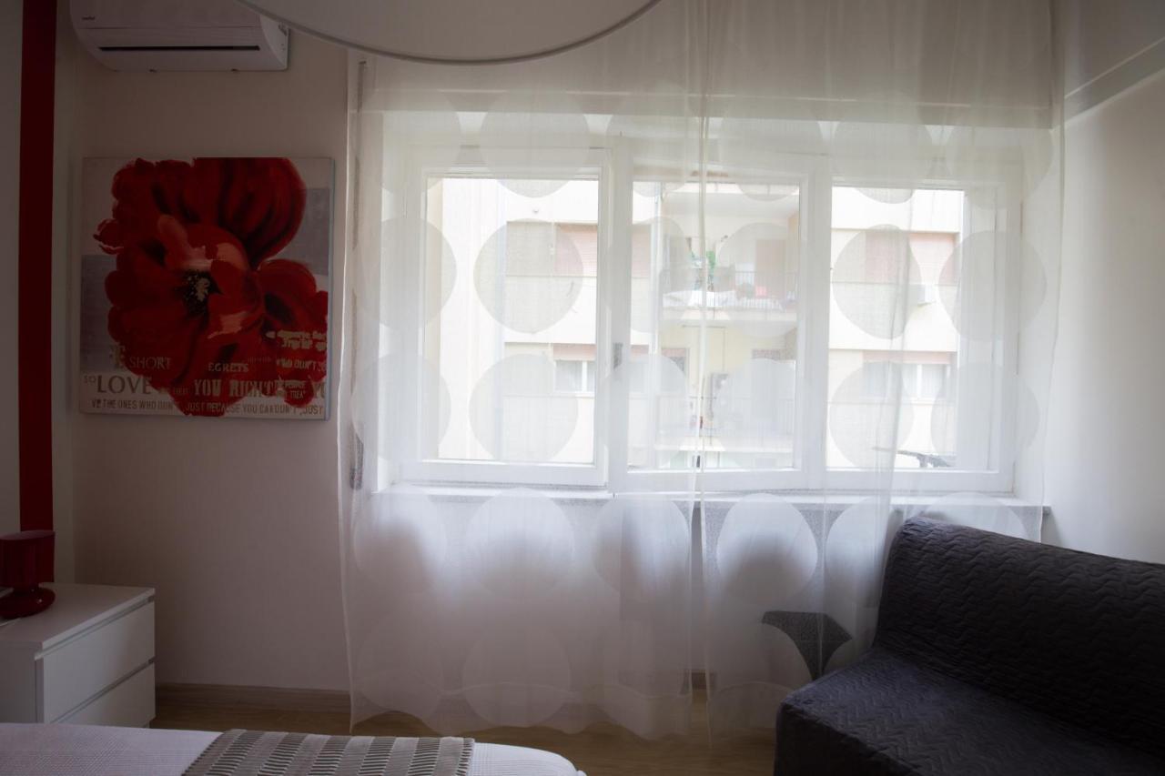 Bernini 20 Bed & Breakfast Наполи Екстериор снимка