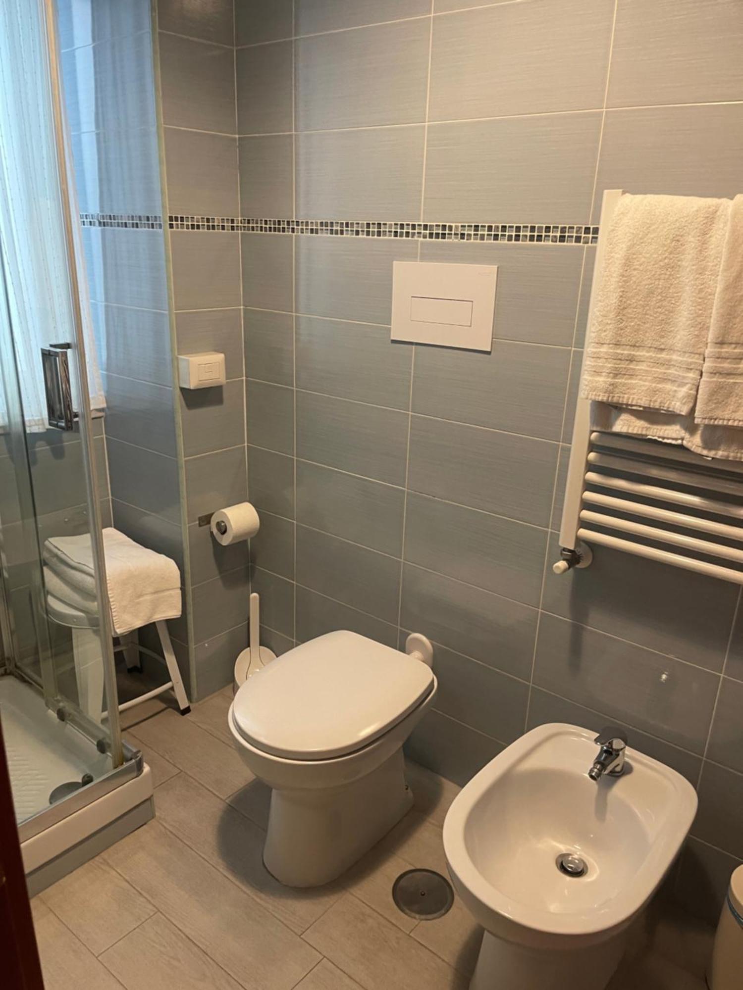 Bernini 20 Bed & Breakfast Наполи Екстериор снимка