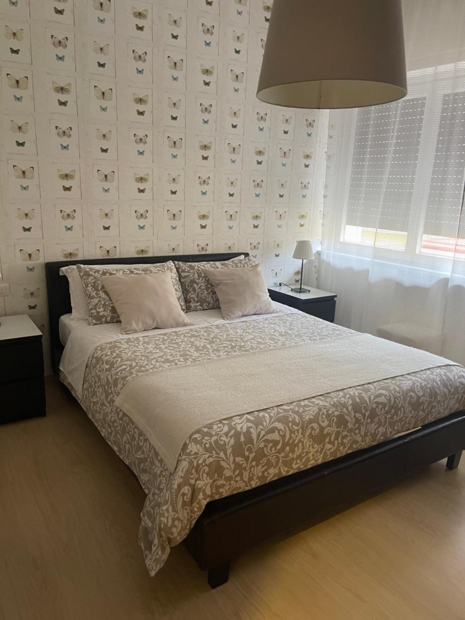 Bernini 20 Bed & Breakfast Наполи Екстериор снимка