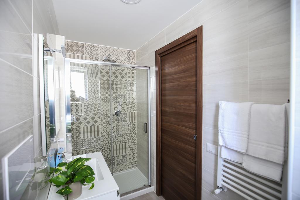 Bernini 20 Bed & Breakfast Наполи Екстериор снимка